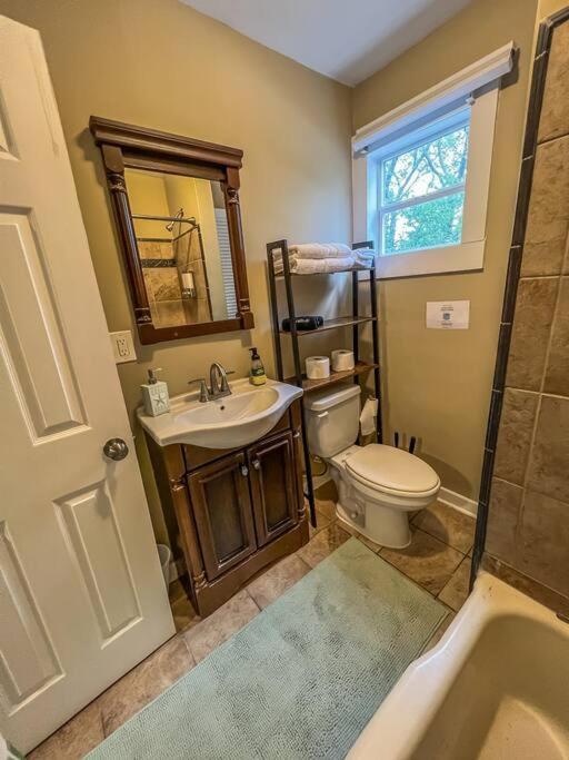 Villa Historic Coastal Haven- Pet Friendly Fast Wi-Fi Norfolk Esterno foto