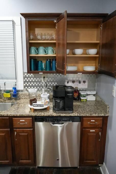 Villa Historic Coastal Haven- Pet Friendly Fast Wi-Fi Norfolk Esterno foto
