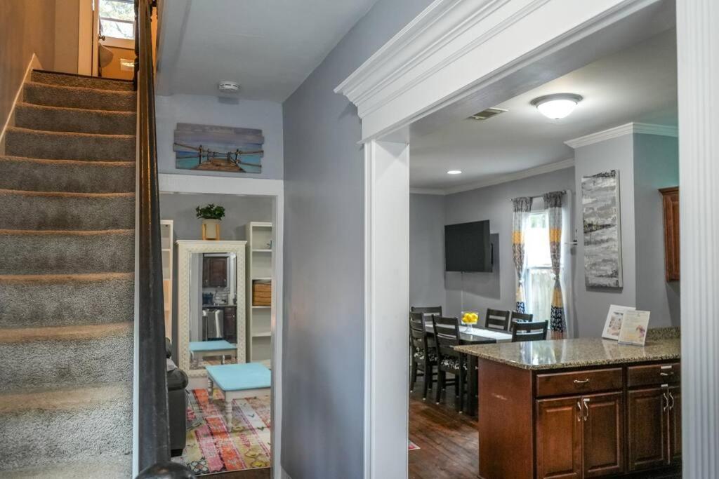 Villa Historic Coastal Haven- Pet Friendly Fast Wi-Fi Norfolk Esterno foto